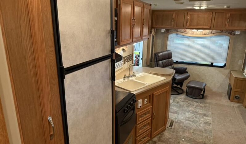 
								2007 KZ Jag 28 full									
