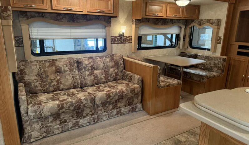 
								2007 KZ Jag 28 full									