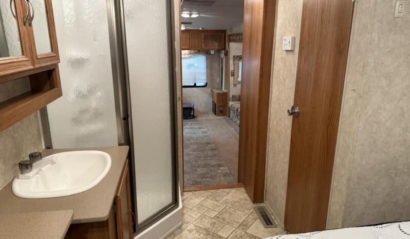 
								2007 KZ Jag 28 full									