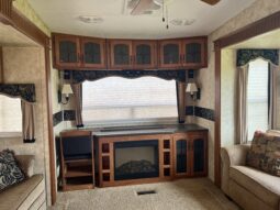 
										2011 Keystone Montana 3665RE full									