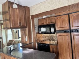 
										2011 Keystone Montana 3665RE full									