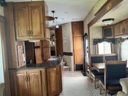 
										2011 Keystone Montana 3665RE full									