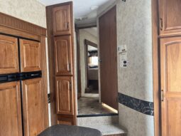 
										2011 Keystone Montana 3665RE full									