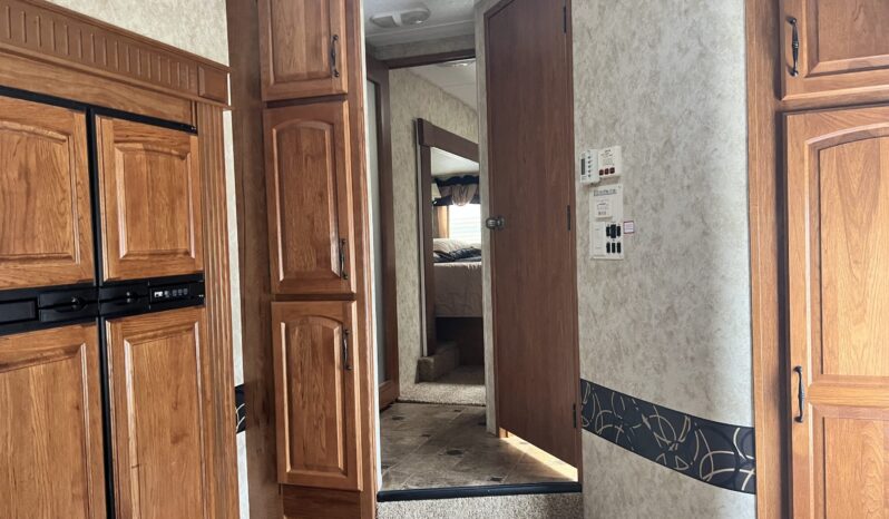 
								2011 Keystone Montana 3665RE full									