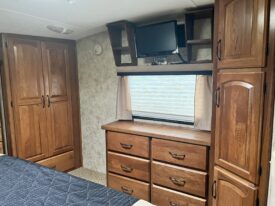 2011 Keystone Montana 3665RE