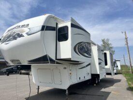 2011 Keystone Montana 3665RE