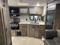 
										2021 KZ Sonic SN231VRK full									