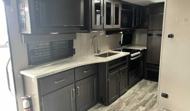 
								2022 Grand Design Transcend 200MK full									