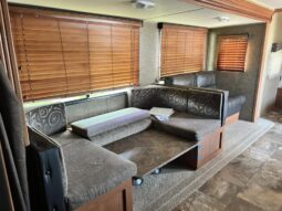 
										2015 FOREST RIVER CHEROKEE 274DBH full									