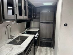
										2022 Grand Design Transcend 200MK full									