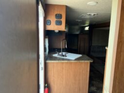 
										2015 FOREST RIVER CHEROKEE 274DBH full									