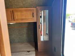 
										2015 FOREST RIVER CHEROKEE 274DBH full									