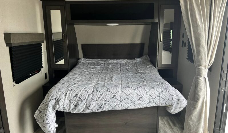 
								2022 Grand Design Transcend 200MK full									