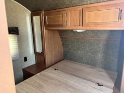
										2015 FOREST RIVER CHEROKEE 274DBH full									