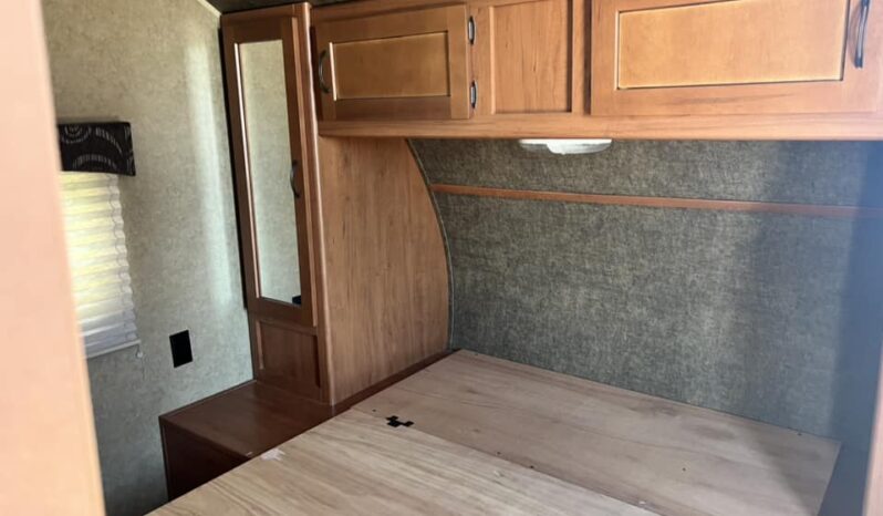 
								2015 FOREST RIVER CHEROKEE 274DBH full									