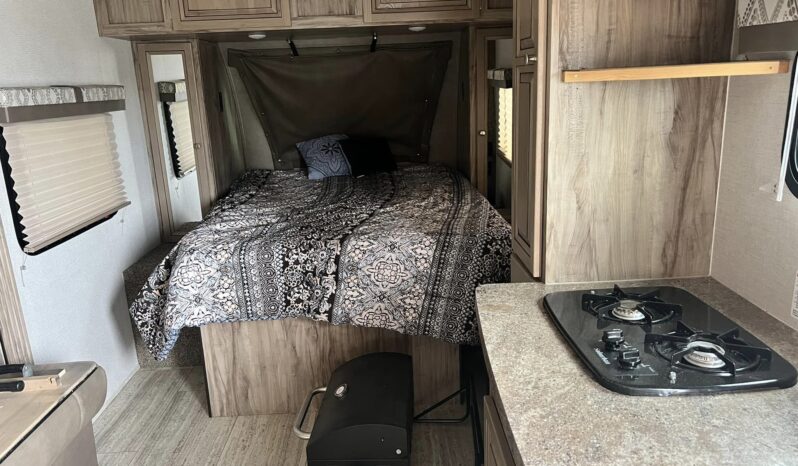 
								2019 Palomino Real Lite RL181 full									