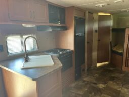 
										2015 FOREST RIVER CHEROKEE 274DBH full									