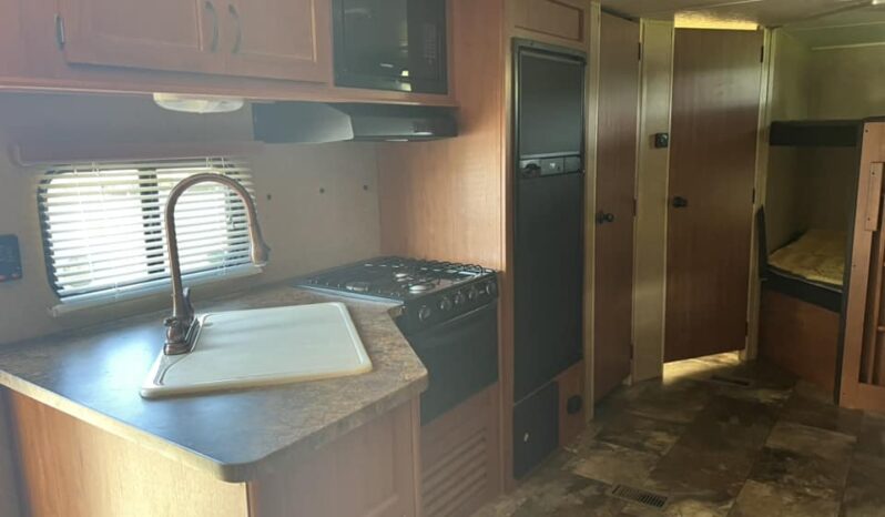 
								2015 FOREST RIVER CHEROKEE 274DBH full									
