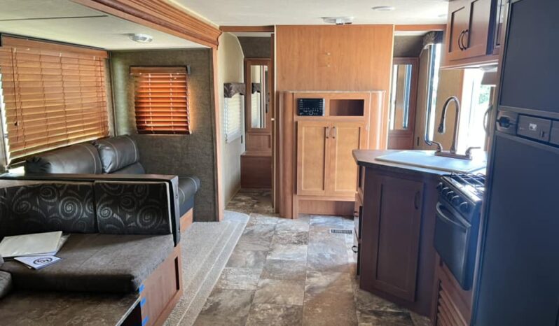 
								2015 FOREST RIVER CHEROKEE 274DBH full									
