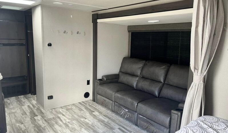 
								2022 Grand Design Transcend 200MK full									