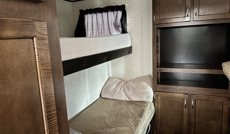 
								2017 Jayco Jayflight 33RBTS full									