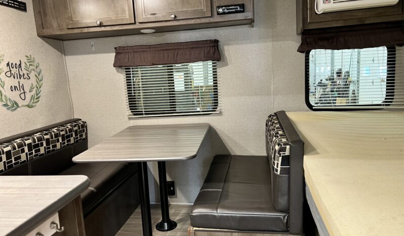 
								2018 Dutchmen Coleman Lantern LT 17FQ full									