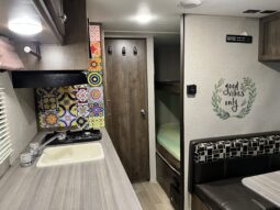 
										2018 Dutchmen Coleman Lantern LT 17FQ full									