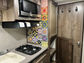 2018 Dutchmen Coleman Lantern LT 17FQ