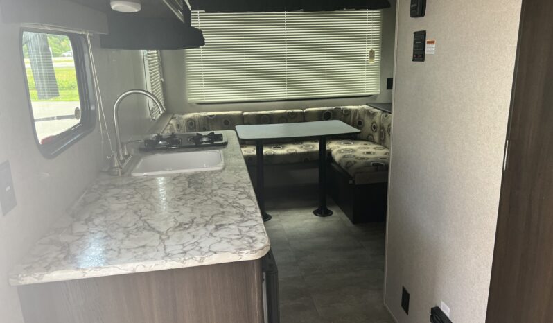 
								2018 Keystone Springdale mini SM1750 full									