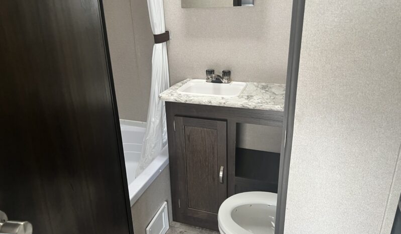 
								2018 Keystone Springdale mini SM1750 full									