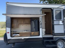 
										2017 Dutchmen Aspen Trail 3010BHDS full									