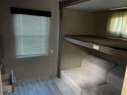 
										2017 Dutchmen Aspen Trail 3010BHDS full									