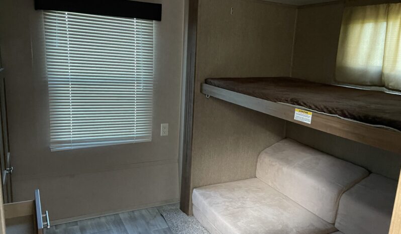 
								2017 Dutchmen Aspen Trail 3010BHDS full									