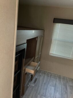 
										2017 Dutchmen Aspen Trail 3010BHDS full									