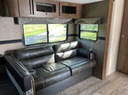 
										2017 Dutchmen Aspen Trail 3010BHDS full									