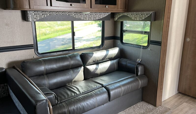 
								2017 Dutchmen Aspen Trail 3010BHDS full									
