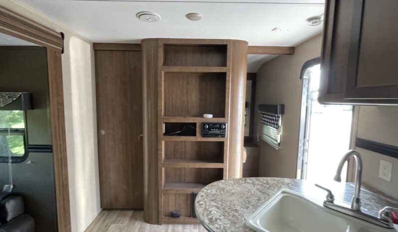 
								2017 Dutchmen Aspen Trail 3010BHDS full									