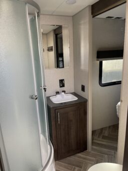 
										2021 KZ Sportsman 241RLSE full									