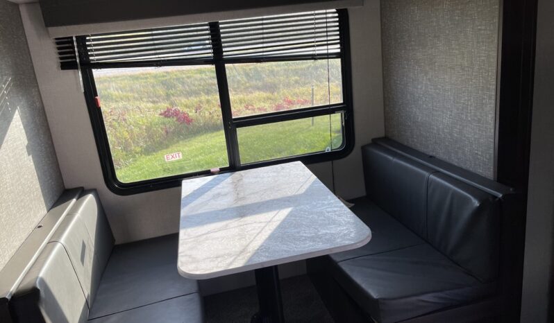 
								2021 KZ Sportsman 241RLSE full									