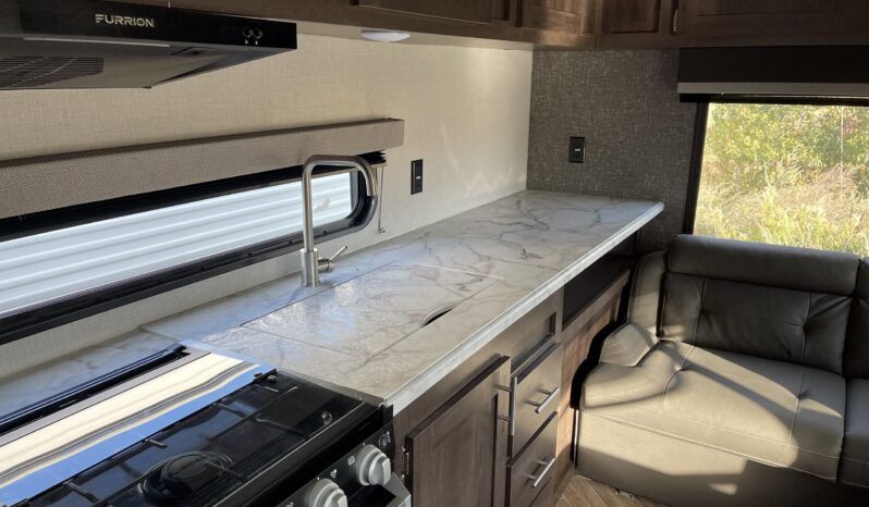 
								2021 KZ Sportsman 241RLSE full									