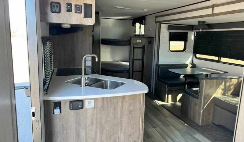 
								2021 Heartland Pioneer BH270 full									