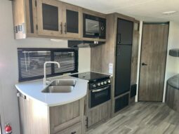 
										2021 Heartland Pioneer BH270 full									
