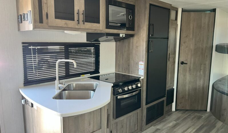 
								2021 Heartland Pioneer BH270 full									