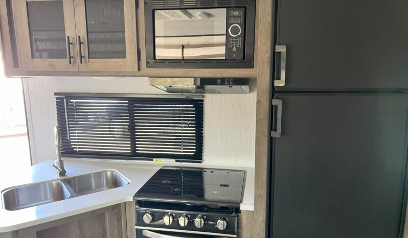 
								2021 Heartland Pioneer BH270 full									