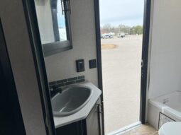 
										2021 Cherokee Grey Wolf 26DBH full									