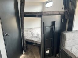 
										2021 Cherokee Grey Wolf 26DBH full									