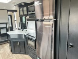 
										2021 Cherokee Grey Wolf 26DBH full									