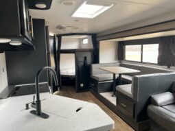 
										2021 Cherokee Grey Wolf 26DBH full									