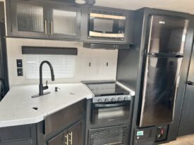 2021 Cherokee Grey Wolf 26DBH