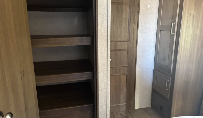 
								2019 Keystone Loredo 280RB full									